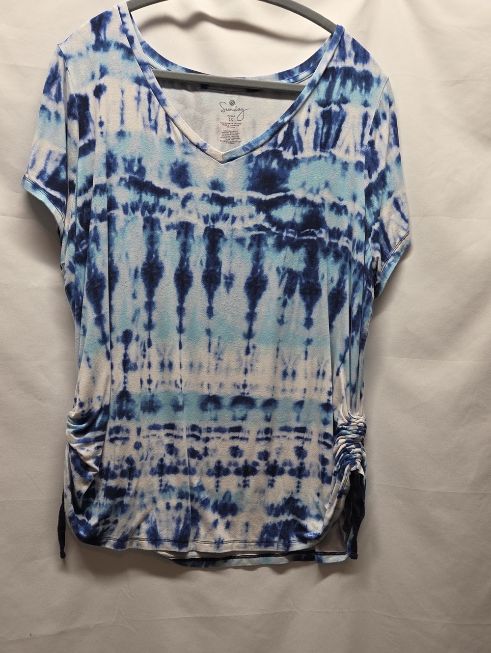Sunday Blue & White Tie-Dye V-Neck Ruched Short Sleeve Top